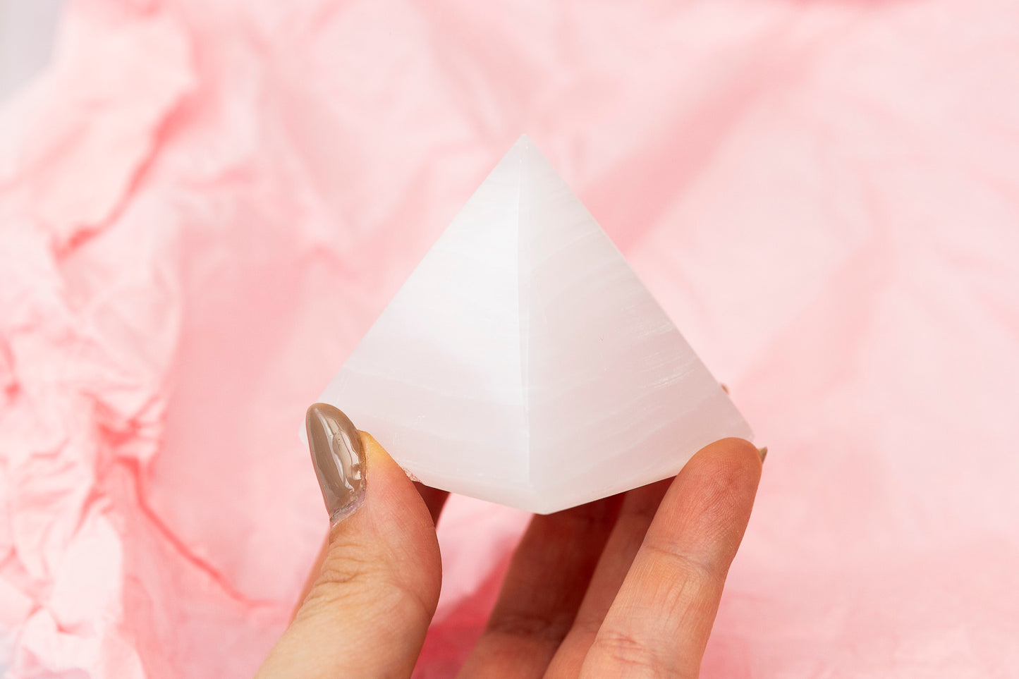 Mangano Calcite Pyramid